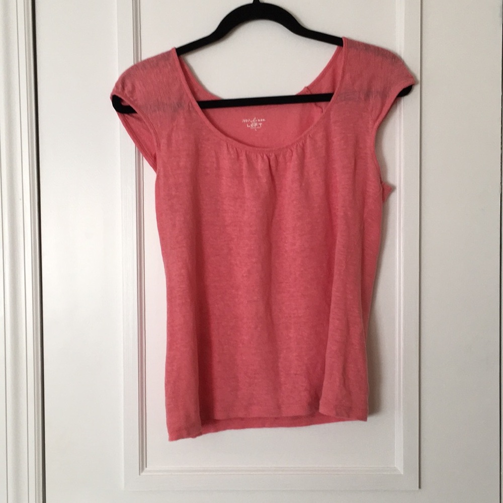 Sleeveless shirt